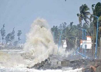 चक्रवाती तूफान बिपरजॉय का असर! गुजरात के प्रभावित इलाकों में 56 ट्रेनें रद्द