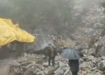 भारी बारिश का कहर, हिमाचल में फटा बादल, उत्तराखंड में रुकी केदारनाथ यात्रा