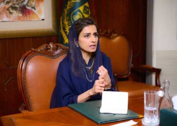 अमेरिका-चीन की लड़ाई में नहीं पड़ना चाहता पाक