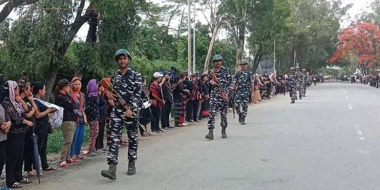 तलवार की धार पर मणिपुर: केंद्र और बीजेपी की सारी कोशिशें नाकाम, अमित शाह का दौरा भी नहीं रोक पा रहा हिंसा