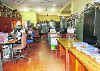 मणिपुर में हिंसा के चलते ऑफिस नहीं जा रहे लोगों को नहीं मिलेगी सैलरी