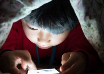 मोबाइल गेम्स की लत से बच्चों के मानसिक और शारीरिक स्वास्थ्य पर बुरा असर!