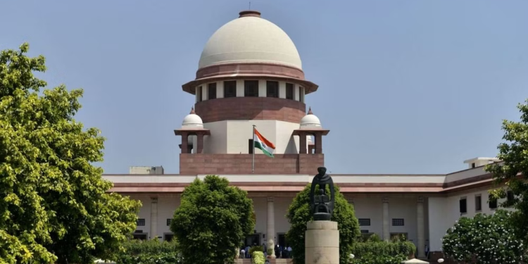 रेप पीड़िता की कुंडली जांच के आदेश पर सुप्रीम कोर्ट ने लगाई रोक, युवती को मांगलिक बताकर शादी से आरोपी ने किया था मना