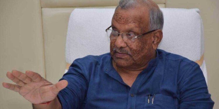 मधेपुरा में पूर्व डिप्टी सीएम और बीजेपी नेता तारकिशोर प्रसाद के कार्यक्रम में अफरा-तफरी