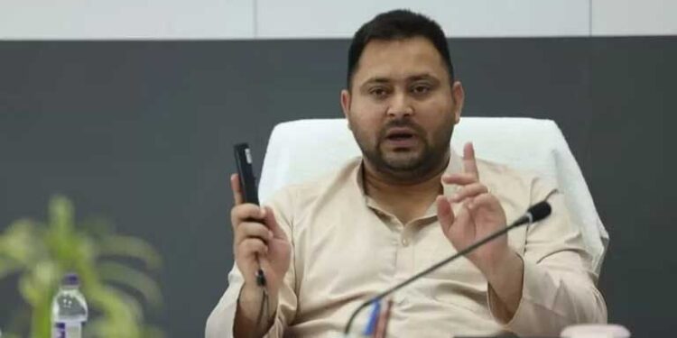 विपक्षी दलों की बैठक पर तेजस्वी बोले- करीब 15 पार्टियां मीटिंग में होंगी शामिल, 2024 को लेकर डरी हुई है BJP