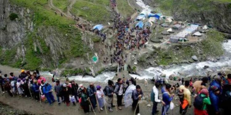 अमरनाथ यात्रा:  मौसम में सुधार के बाद  तीर्थयात्रियों को आगे जाने की अनुमति
