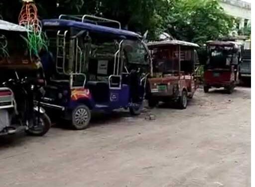 पटना में नाबालिग ई-रिक्शा चालकों पर यातायात पुलिस का शिकंजा