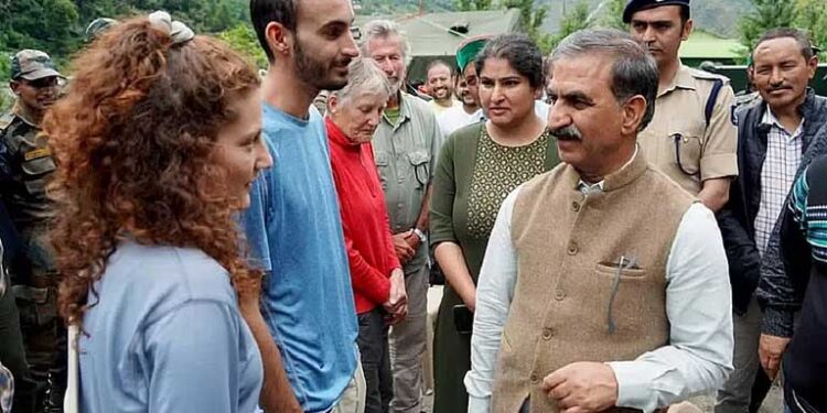 हिमाचल में बाढ़ में फंसे पर्यटकों को निकालने का अभियान पूरा हो गया