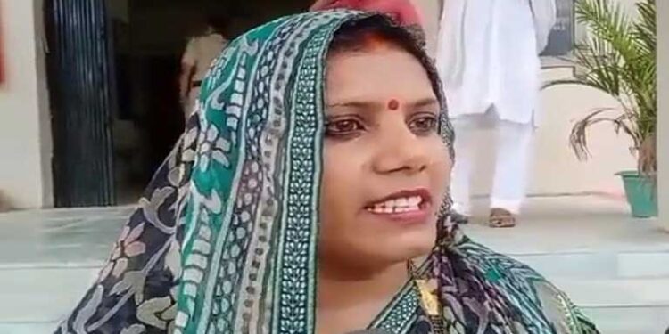 पति ने पत्नी की छुड़वाई पढ़ाई,बिहार में दिखा यूपी मामले का ‘साइड इफेक्ट’