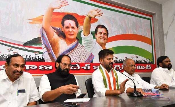 कर्नाटक विधानसभा चुनाव में सफलता से उत्‍साहित कांग्रेस  तेलंगाना में चुनावी बिगुल फूंकने के लिए तैयार