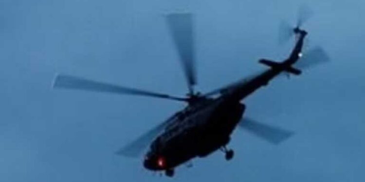 पाकिस्तान सेना के हेलीकॉप्टर ने  में स्कूली बच्चों और एक शिक्षक को बचाया