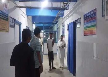जमुई सदर अस्पताल में यूरिन बैग की जगह मरीज को कोल्ड ड्रिंक की बोतल लगा दी,मरीज की मौत
