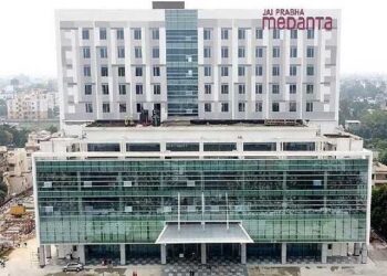 मेदांता अस्पताल की नर्स की दिनदहाड़े बीच सड़क पर चाकू से गोदकर हत्या