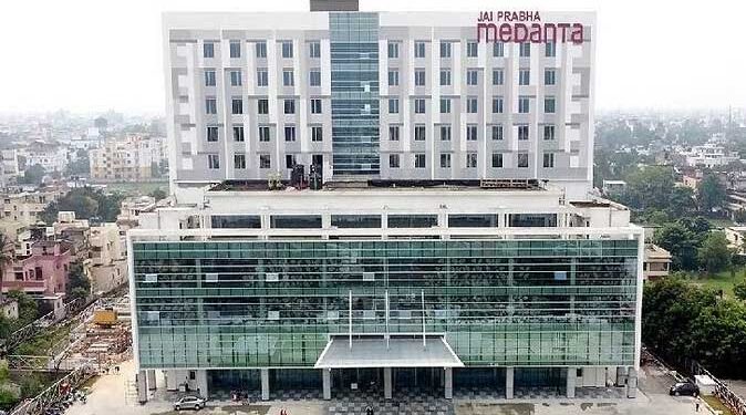 मेदांता अस्पताल की नर्स की दिनदहाड़े बीच सड़क पर चाकू से गोदकर हत्या