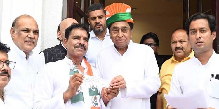 मध्य प्रदेश में सिंधिया के एक और करीबी नेता ने छोड़ी BJP