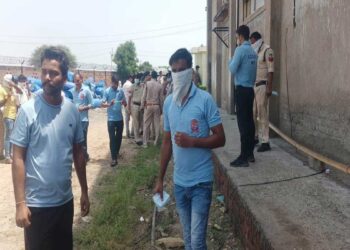 मध्य प्रदेश में फैक्ट्री में टैंक की सफाई के दौरान 5 मजदूरों की मौत