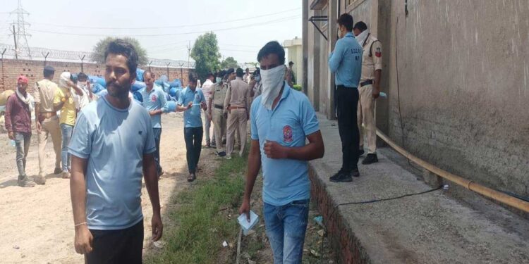 मध्य प्रदेश में फैक्ट्री में टैंक की सफाई के दौरान 5 मजदूरों की मौत