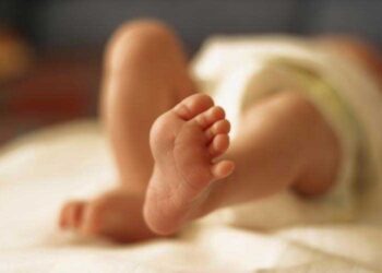 नवजात बेटी को बेचने में नाकाम रहने पर पिता ने हत्या कर शव दफनाया