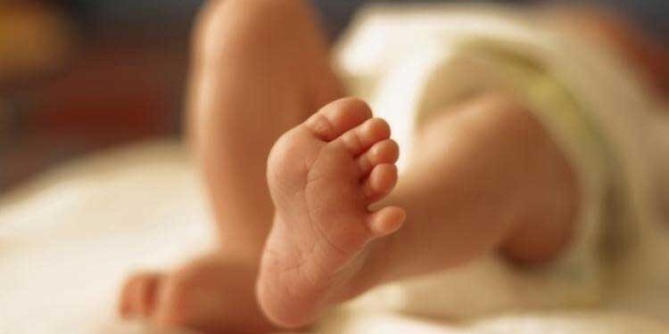 नवजात बेटी को बेचने में नाकाम रहने पर पिता ने हत्या कर शव दफनाया
