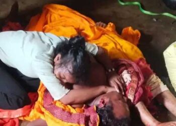 दो भाइयों के परिवारों के बीच विवाद में तीन लोगों की हत्या