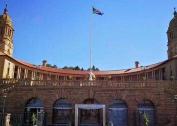 दक्षिण अफ्रीका के राष्ट्रपति से मिले शी चिनफिंग