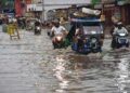 पटना में बारिश के बाद जलजमाव से लोग परेशान