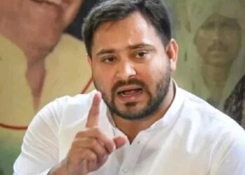 लोकसभा के अंदर लालू परिवार पर बयान सामने आने के बाद तेजस्वी यादव का पलटवार