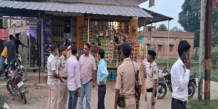 गोपालगंज में संदिग्ध तरीके से युवाओं को ट्रेनिंग देने वाले केंद्रों पर छापेमारी