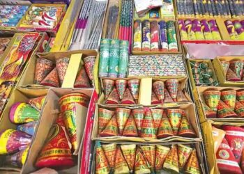 दिल्ली में सभी तरह के पटाखे बनाने, बेचने, भंडारण और इस्तेमाल करने पर पूरी तरह रोक