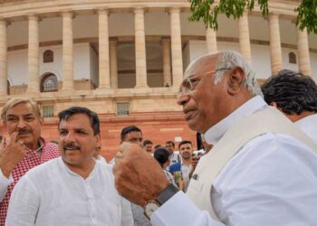 मुंबई की पहली बैठक में अनौपचारिक चर्चा, आज होगा गहन मंथन