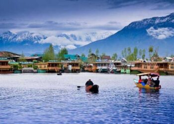 कनाडा ने अपने नागरिकों को जम्मू-कश्मीर की यात्रा से बचने की दी सलाह