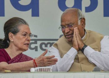 कांग्रेस की 16 सदस्यीय चुनाव समिति का ऐलान