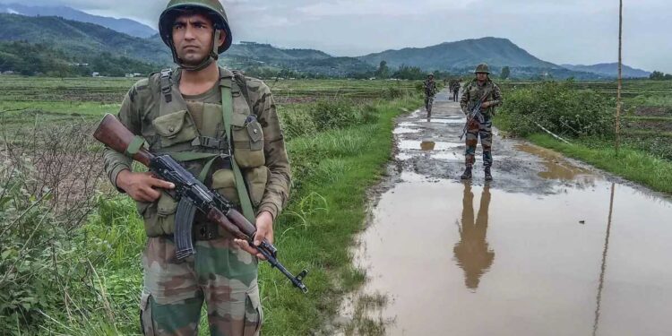 मणिपुर में भीड़ ने सीएम के खाली घर पर बोला धावा