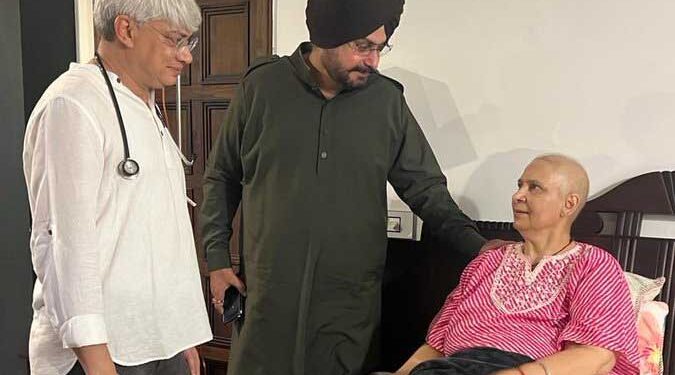 नवजोत सिद्धू ने कैंसर से जूझ रही पत्नी के दृढ़ संकल्प को किया साझा