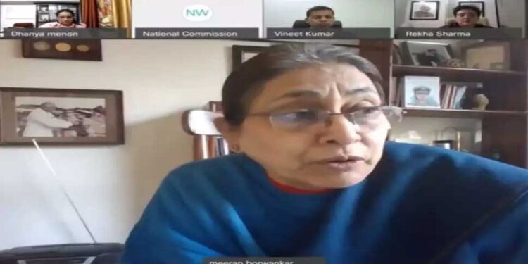 पुणे की पूर्व पुलिस प्रमुख ने अजित पवार पर उठाई उंगली