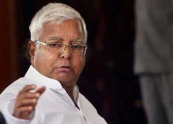 लालू यादव पूरे देश में जाति जनगणना कराने की मांग की