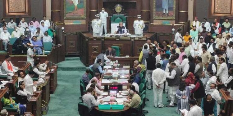 मध्य प्रदेश में 230 मौजूदा विधायकों में से 186 करोड़पति