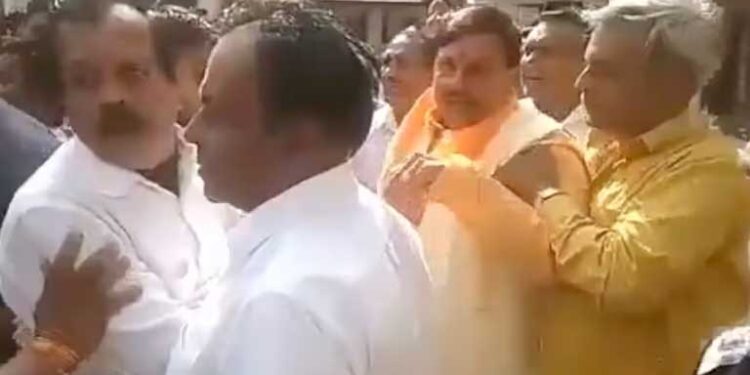 मध्य प्रदेश में शिवराज के मंत्री मोहन यादव ने लांघी मर्यादा