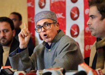 BJP को जम्मू-कश्मीर में चुनाव कराने की दी चुनौती