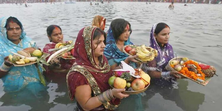 पश्चिम चंपारण में छठ घाट पर फटा सिलेंडर