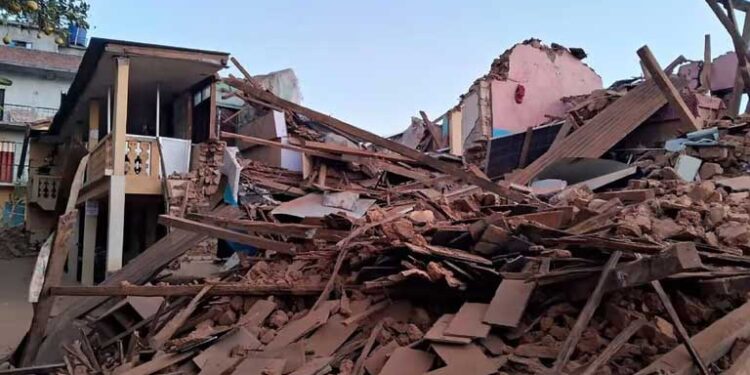 नेपाल में भूकंप से भीषण तबाही, 128 लोगों की मौत