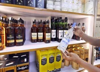 छठ पूजा की वजह से दिल्ली में बंद रहेंगी शराब की दुकानें