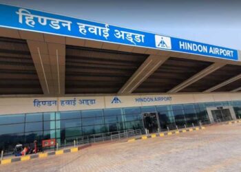 हिंडन एयरबेस में खोदी चार फुट गहरी सुरंग