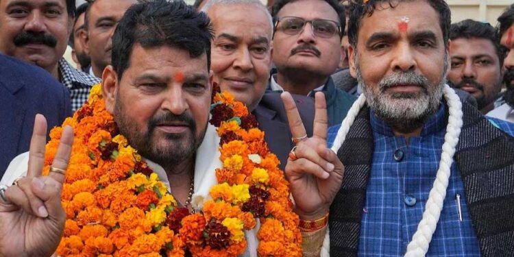 कुश्ती संघ निलंबित