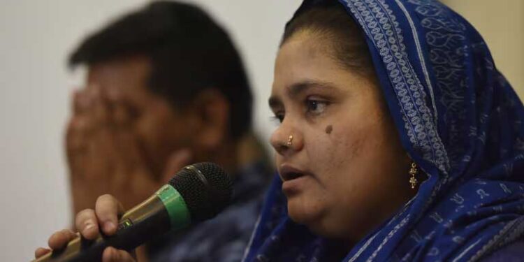 बिलकिस बानो मामला: सुप्रीम कोर्ट ने दोषियों की याचिका खारिज की