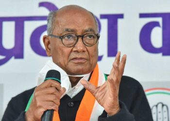 हिंदुओं के मार्गदर्शक शंकराचार्य या चंपत राय ?