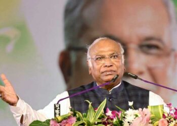 लेकिन मणिपुर जाने का समय नहीं- खड़गे