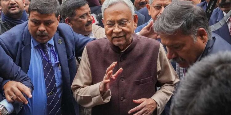 नीतीश कुमार ने कर्पूरी ठाकुर को उनकी जयंती पर श्रद्धांजलि अर्पित की