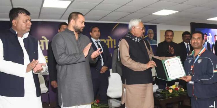 ‘मेडल लाओ नौकरी पाओ’ के तहत उत्कृष्ट खिलाड़ियों को मिली सरकारी नौकरी