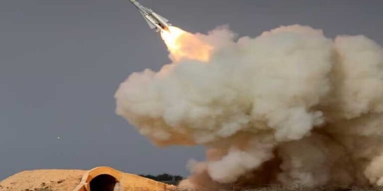 ईरान की एयरस्ट्राइक से पाकिस्तान में खलबली!